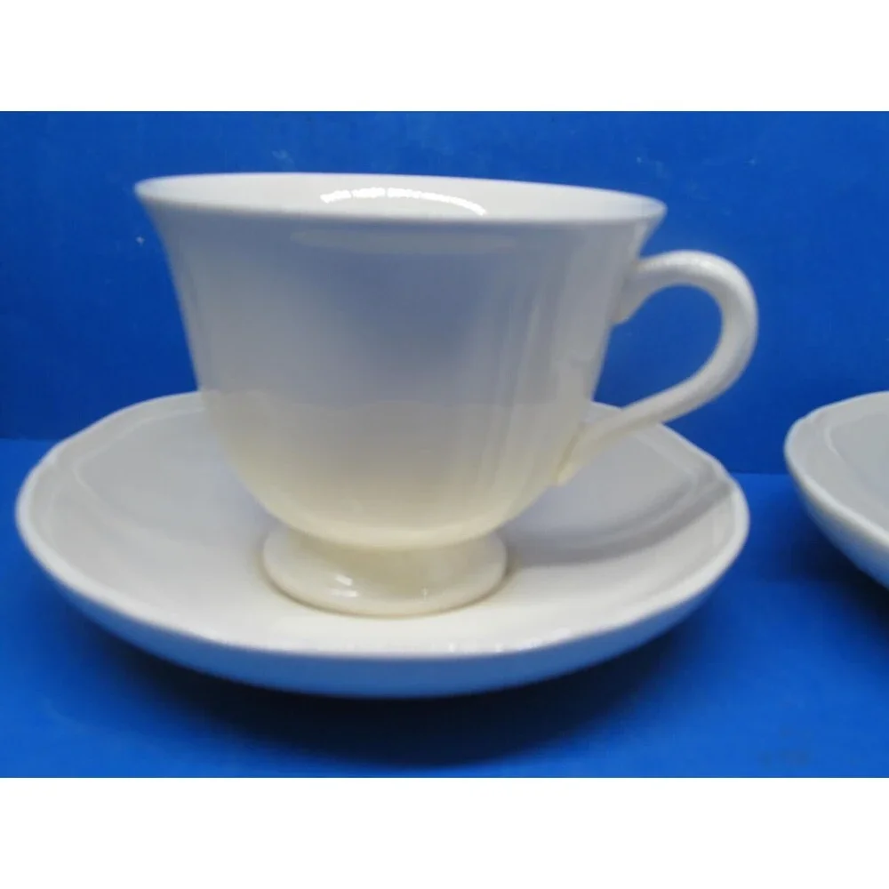 Wedgwood Of Etruria And Barlaston Queens Shape Set Of 2 Cups With Saucers VGC